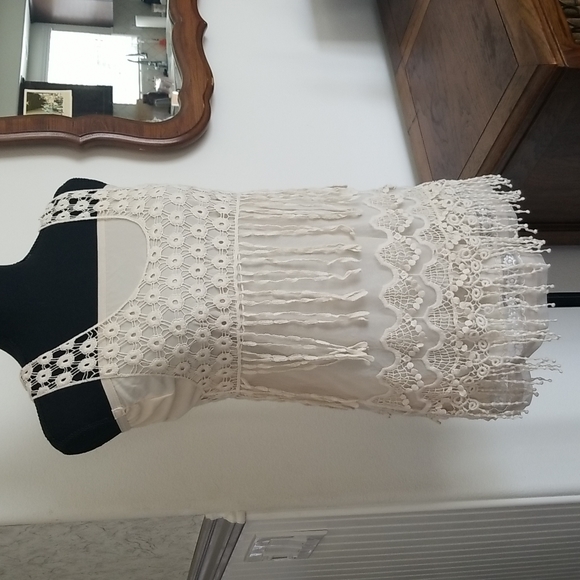 Boho Coverlet/Top. Cream. Size Small. - Picture 2 of 4